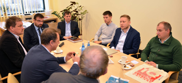 Czy powstanie fotowoltaiczne okno? Spotkanie prorektora PRz