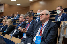 Uczesnicy konferencji, na pierwszym planie dr hab. T. Olejarz, prof. PRz, fot. A. Surowiec.