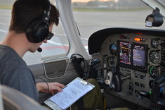 [VIDEO] Wyróżnia nas kształcenie pilotów