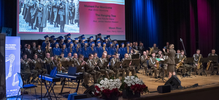 Koncert Galowy I Ogólnopolskiego Konkursu Piosenki „Piękna nasza Polska cała – 11 listopada to radość muzyka i śpiew”,