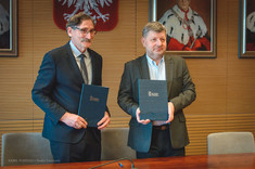 Od lewej: mgr inż. arch. A. Sapeta, prof. P. Koszelnik, 